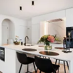 Bright 2br - - Family-friendly - 500m